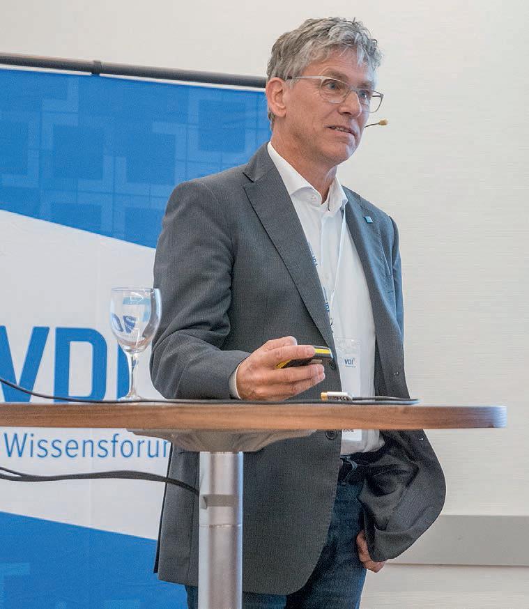 Auf der VDI-Tagung Trinkwasserhygiene Ende September referierte Dr. Perer Arens zu Pseudomonas aeruginosa – und stellte sich im Anschluss den Fragen von IKZChefredakteur Markus Sironi. (Bürschgens)